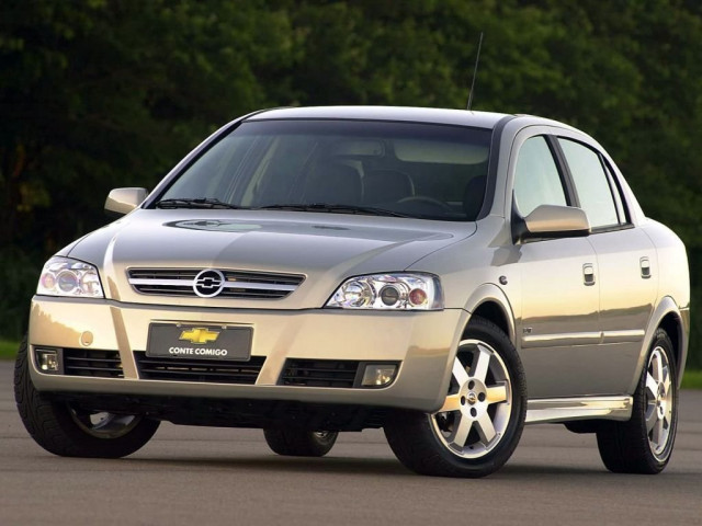 Chevrolet Astra 2.0 MT (136 л.с.) -  1998 – 2011, седан