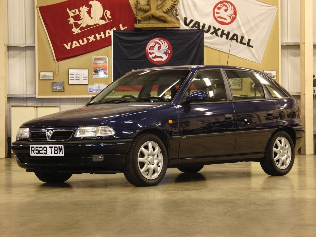 Vauxhall Astra 1.6 MT (100 л.с.) - F 1991 – 2001, хэтчбек 5 дв.