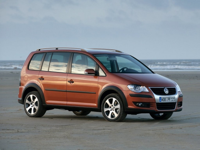 Volkswagen Touran 1.4 AMT (170 л.с.) - I Рестайлинг 2006 – 2010, компактвэн