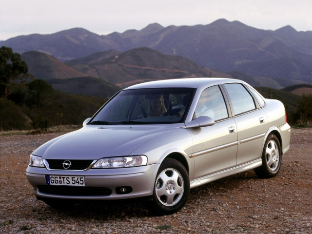Opel Vectra 1.8 MT (116 л.с.) - B Рестайлинг 1999 – 2002, седан