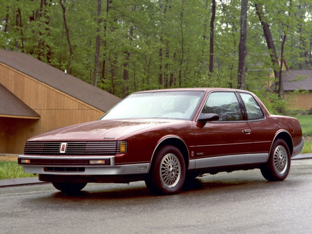 Oldsmobile IV купе 1985-1992
