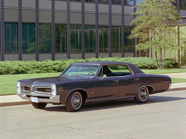 Pontiac LeMans 3.5 MT (165 л.с.) - II 1964 – 1967, седан-хардтоп