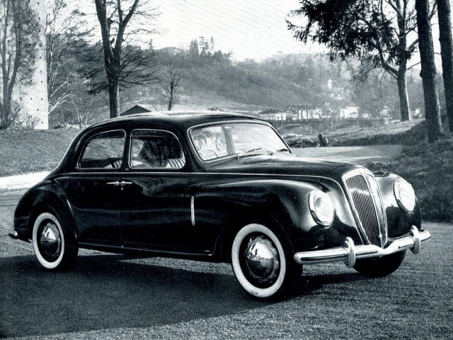 Lancia Aurelia 2.0 MT (70 л.с.) -  1950 – 1953, седан
