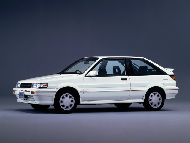 Nissan Liberta Villa 1.6 MT (120 л.с.) - II (N13) 1986 – 1990, хэтчбек 3 дв.