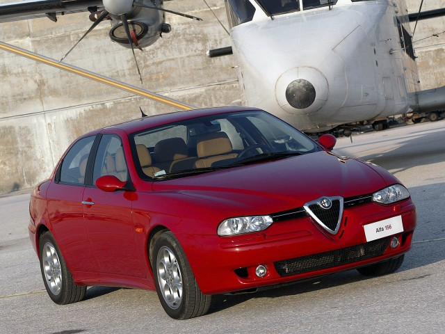 Alfa Romeo 156 2.5 AT (192 л.с.) - I Рестайлинг 1 2002 – 2003, седан