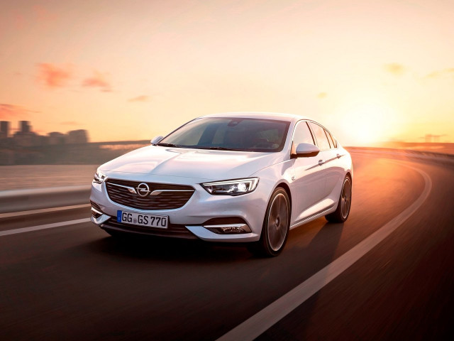 Opel Insignia 1.6D MT (110 л.с.) - II 2017 – 2020, лифтбек