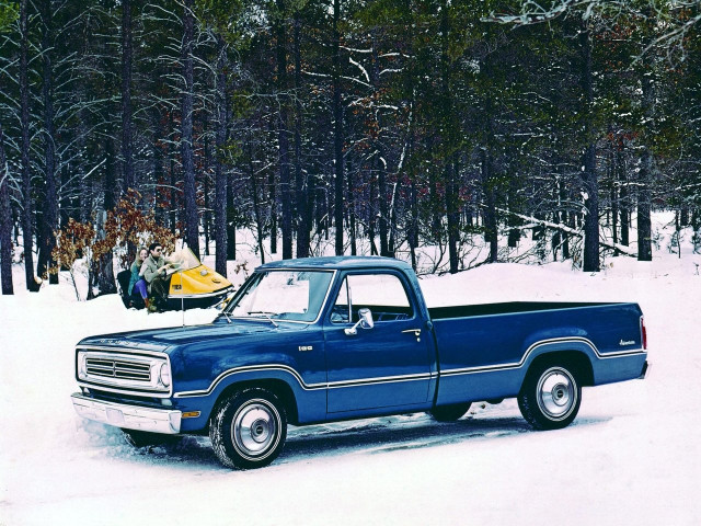 Dodge D/W Series 5.3 MT 4x4 (152 л.с.) - III 1972 – 1980, пикап одинарная кабина