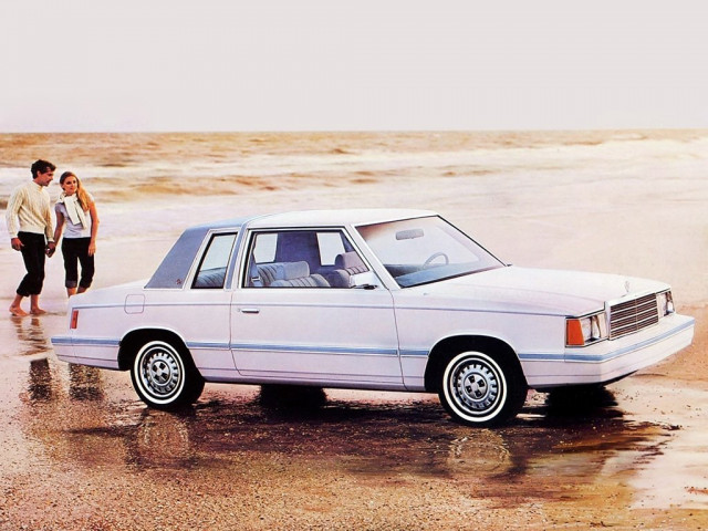 Plymouth Reliant 2.6 MT (131 л.с.) - I 1981 – 1989, седан 2 дв.
