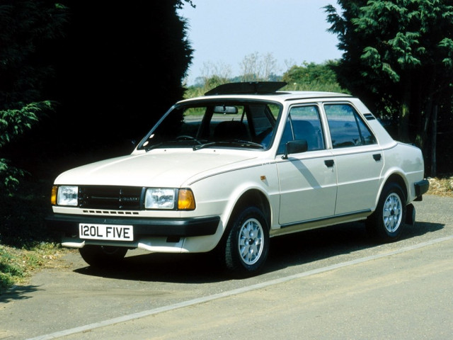 Skoda 105, 120 1.2 MT (53 л.с.) - I 1976 – 1990, седан
