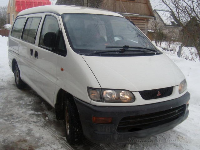 Mitsubishi L400 2.5D MT (87 л.с.) -  1995 – 2006, минивэн