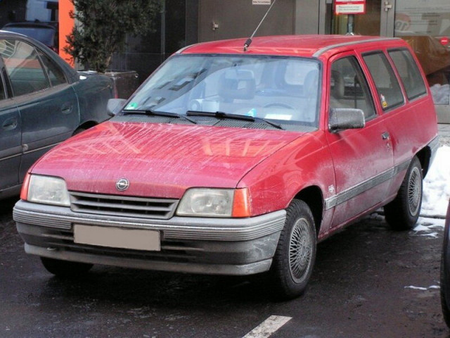 Opel Kadett 1.5D MT (72 л.с.) - E Рестайлинг 1989 – 1993, универсал 3 дв.