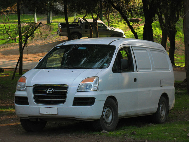 Hyundai H-1 2.5D MT (99 л.с.) - I Рестайлинг 2004 – 2007, фургон