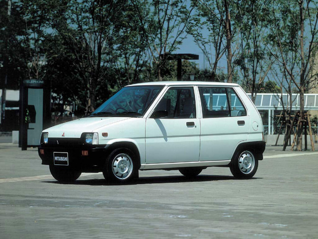 Mitsubishi Minica 0.7 AT (52 л.с.) - V 1984 – 1989, хэтчбек 5 дв.