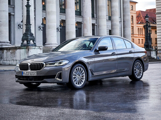 BMW 5 серии 4.4 AT 4x4 M550i xDrive M Special Edition 21 (530 л.с.) - VII (G30/G31) Рестайлинг 2020 – н.в., седан