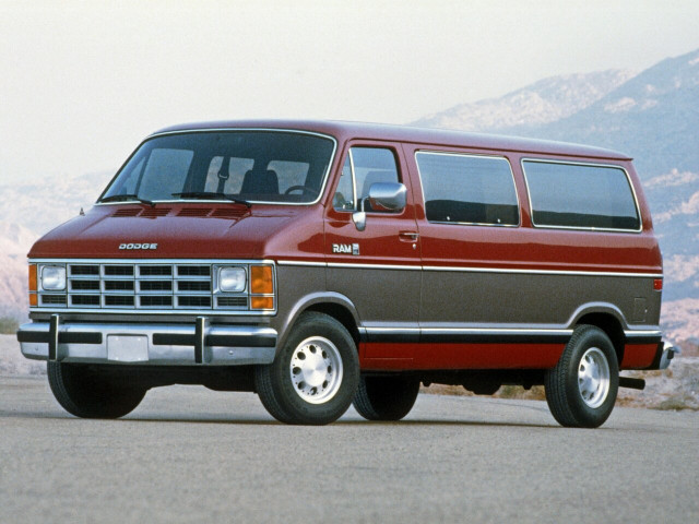 Dodge RAM Van 5.3 AT (147 л.с.) - II 1979 – 1993, минивэн