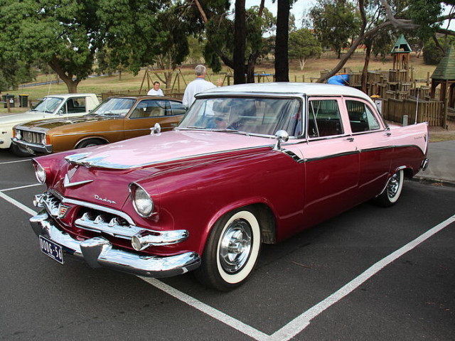 Dodge Custom Royal 5.2 AT (260 л.с.) - I 1955 – 1956, седан