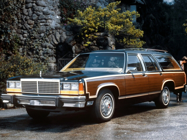 Ford LTD Country Squire 5.0 AT (129 л.с.) - II 1979 – 1991, универсал 5 дв.