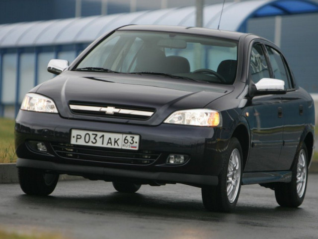Chevrolet Viva 1.8 MT (125 л.с.) -  2004 – 2008, седан