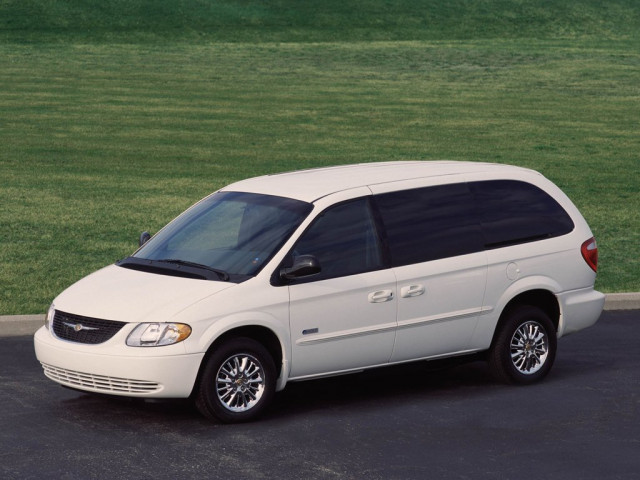 Chrysler Town & Country 3.4 AT (182 л.с.) - IV 2000 – 2005, минивэн