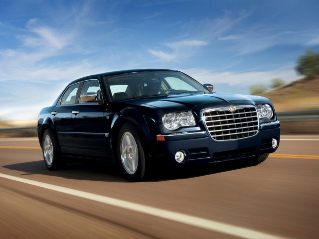 Chrysler 300C 2.8 AT (193 л.с.) - I 2004 – 2011, седан