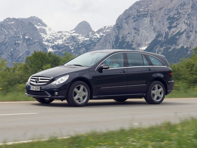 Mercedes-Benz R-Класс 5.5 AT 4x4 500 (388 л.с.) - I Рестайлинг 2007 – 2010, минивэн
