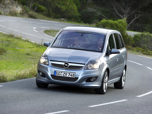 Opel Zafira 1.7D MT (110 л.с.) - B Рестайлинг 2008 – 2014, компактвэн