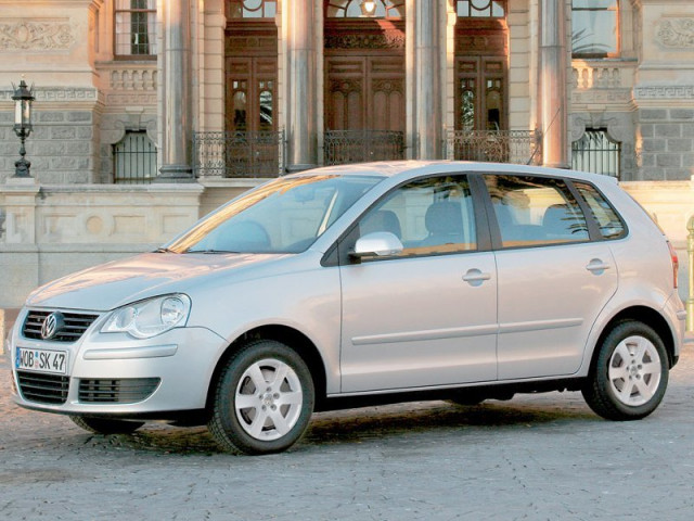 Volkswagen Polo 1.6 MT (105 л.с.) - IV Рестайлинг 2005 – 2009, хэтчбек 5 дв.