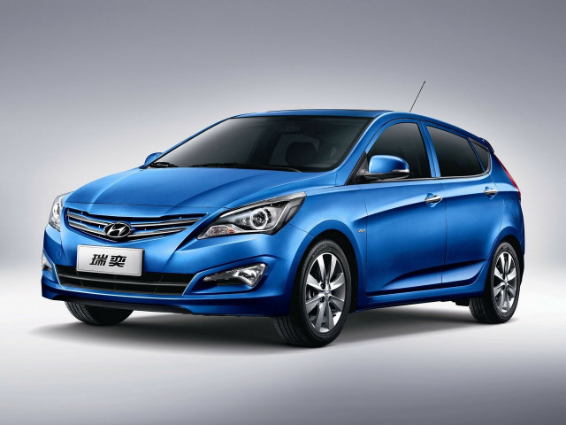 Hyundai Verna 1.4 MT (108 л.с.) - III Рестайлинг 2014 – 2017, хэтчбек 5 дв.