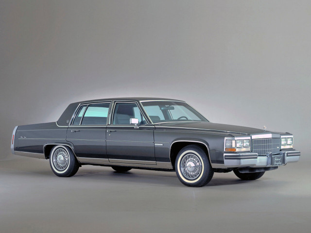 Cadillac Fleetwood 4.1 AT (137 л.с.) - Brougham II Рестайлинг 1980 – 1986, седан