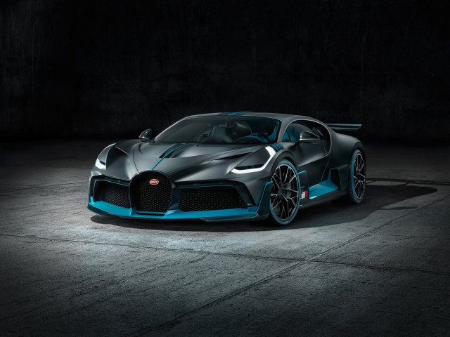 Bugatti Divo 8.0 AMT 4x4 (1500 л.с.) -  2018 – 2021, купе