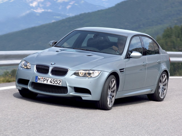 BMW M3 4.0 MT (420 л.с.) - IV (E90) 2007 – 2013, седан