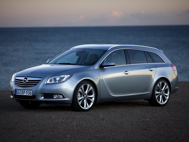Opel Insignia 2.0D MT (130 л.с.) - I 2008 – 2013, универсал 5 дв.