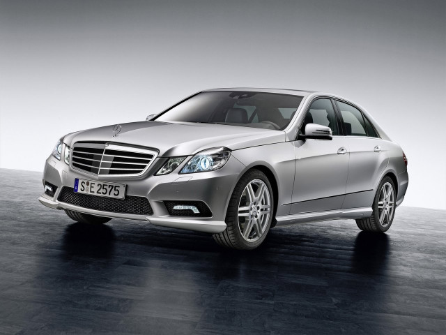 Mercedes-Benz E-Класс 4.7 AT 4x4 E 500 4MATIC BlueEFFICIENCY (408 л.с.) - IV (W212, S212, C207) 2009 – 2013, седан