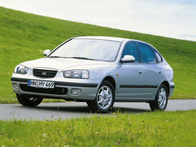 Hyundai Elantra 2.0 AT (139 л.с.) - III (XD) 2000 – 2003, лифтбек