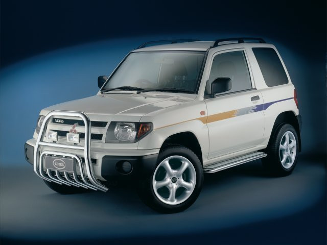 Mitsubishi Pajero Pinin 1.9 MT 4x4 (116 л.с.) -  1998 – 2006, внедорожник 3 дв.