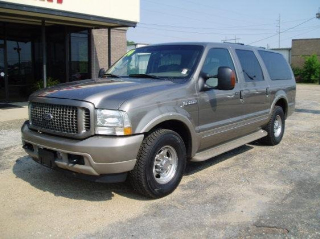 Ford Excursion 5.4 AT (258 л.с.) -  1999 – 2005, внедорожник 5 дв.
