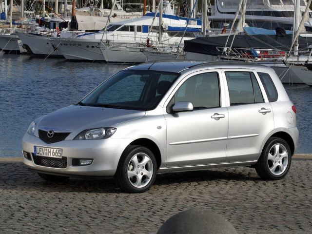 Mazda 2 1.3 MT (75 л.с.) - I (DY) 2003 – 2005, хэтчбек 5 дв.