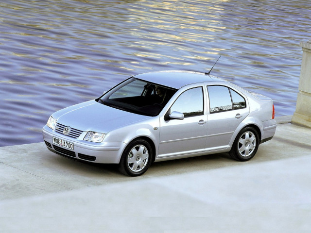 Volkswagen Bora 2.0 MT 4x4 (115 л.с.) -  1998 – 2005, седан