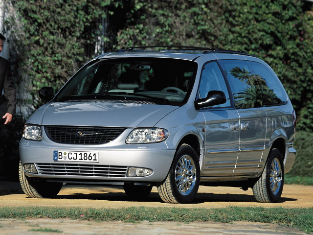 Chrysler Voyager 2.5 MT (147 л.с.) - IV 2000 – 2004, минивэн
