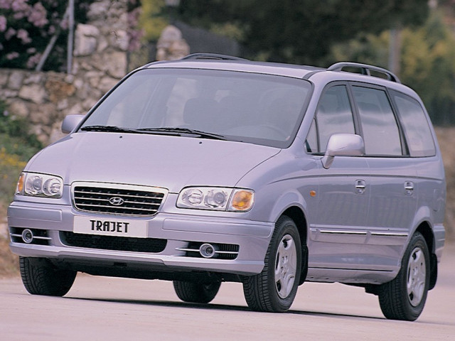 Hyundai Trajet 2.0 MT (147 л.с.) - I 1999 – 2004, компактвэн
