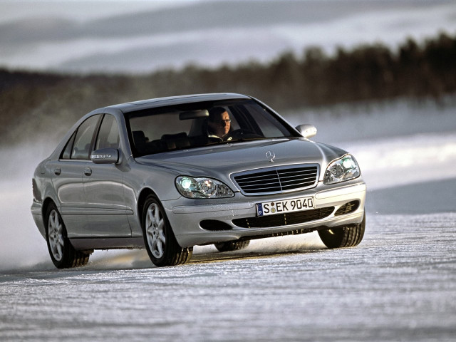 Mercedes-Benz S-Класс 4.3 AT 4x4 (279 л.с.) - IV (W220) Рестайлинг 2002 – 2005, седан