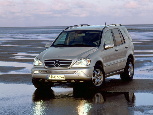 Mercedes-Benz M-Класс 4.0D AT 4x4 (250 л.с.) - I (W163) Рестайлинг 2001 – 2005, внедорожник 5 дв.
