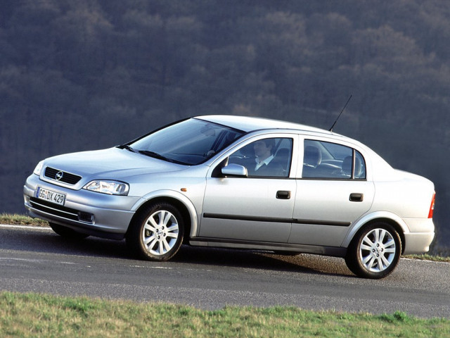 Opel Astra 2.2D MT (125 л.с.) - G 1998 – 2009, седан