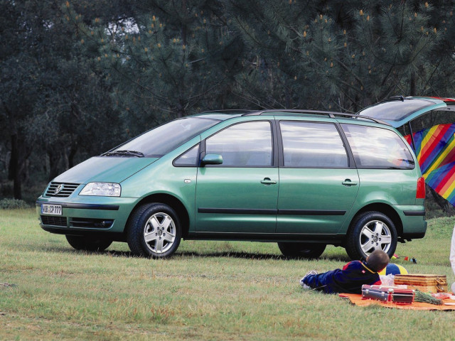 Volkswagen Sharan 1.9D AT (115 л.с.) - I Рестайлинг 2000 – 2004, минивэн