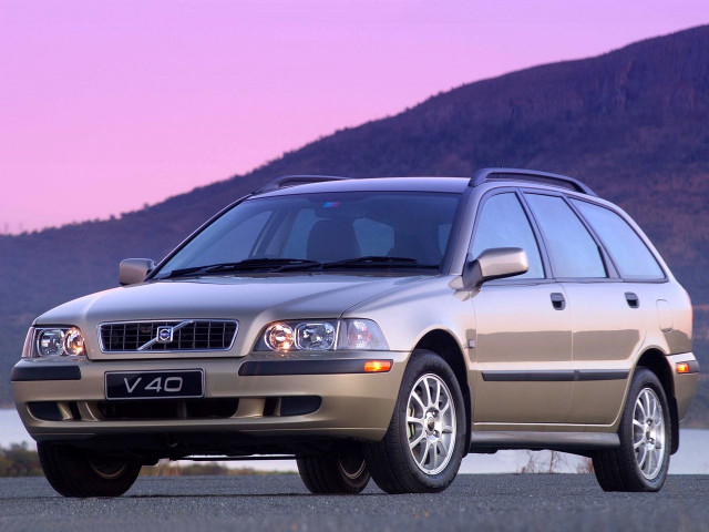 Volvo V40 2.0 MT (160 л.с.) - I Рестайлинг 1999 – 2004, универсал 5 дв.