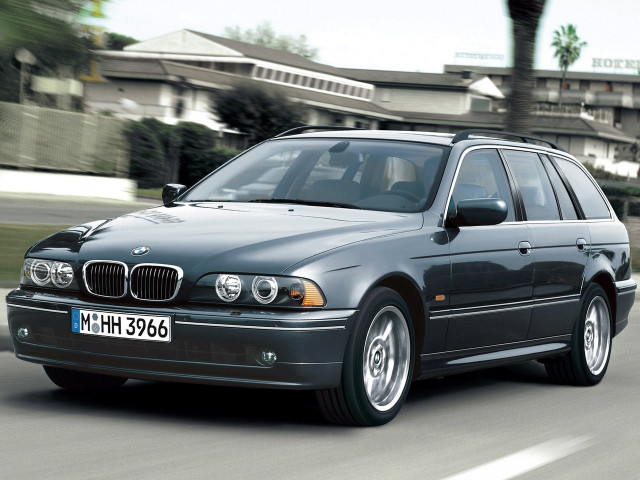 BMW 5 серии 2.2 MT (170 л.с.) - IV (E39) Рестайлинг 2000 – 2004, универсал 5 дв.