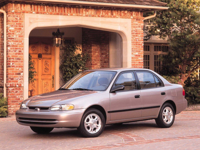 Chevrolet Prizm 1.8 MT (122 л.с.) -  1997 – 2002, седан