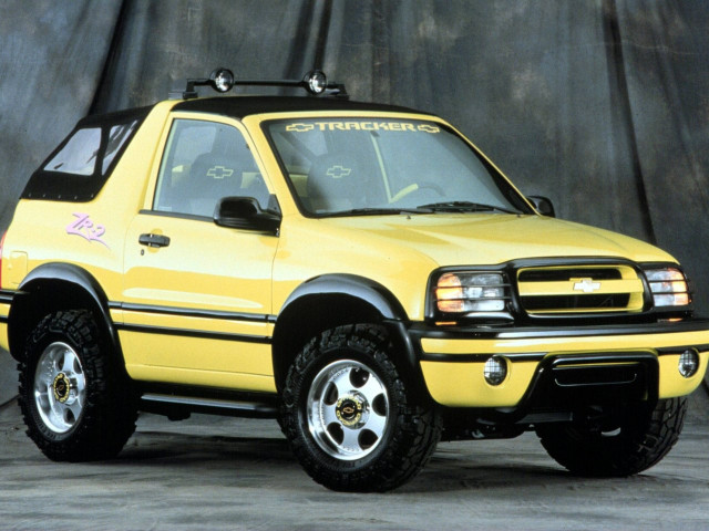 Chevrolet Tracker 1.6 MT (97 л.с.) - II 1998 – 2004, внедорожник открытый
