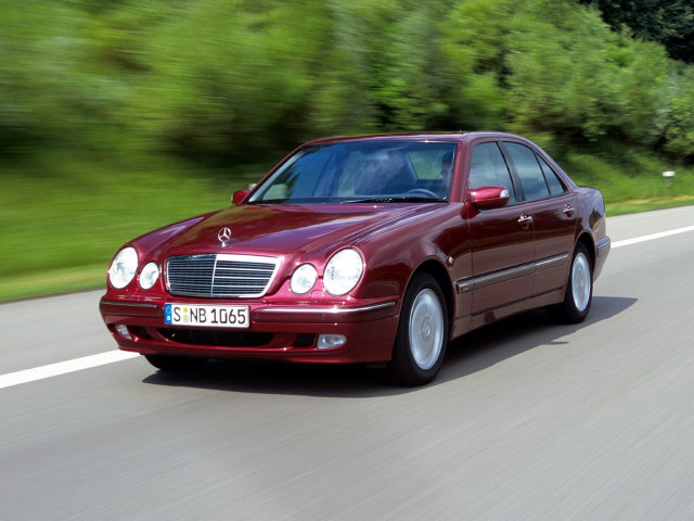 Mercedes-Benz E-Класс 4.3 AT (279 л.с.) - II (W210, S210) Рестайлинг 1999 – 2003, седан