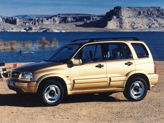 Suzuki Grand Vitara 2.5 MT (155 л.с.) - II 1997 – 2001, внедорожник 5 дв.